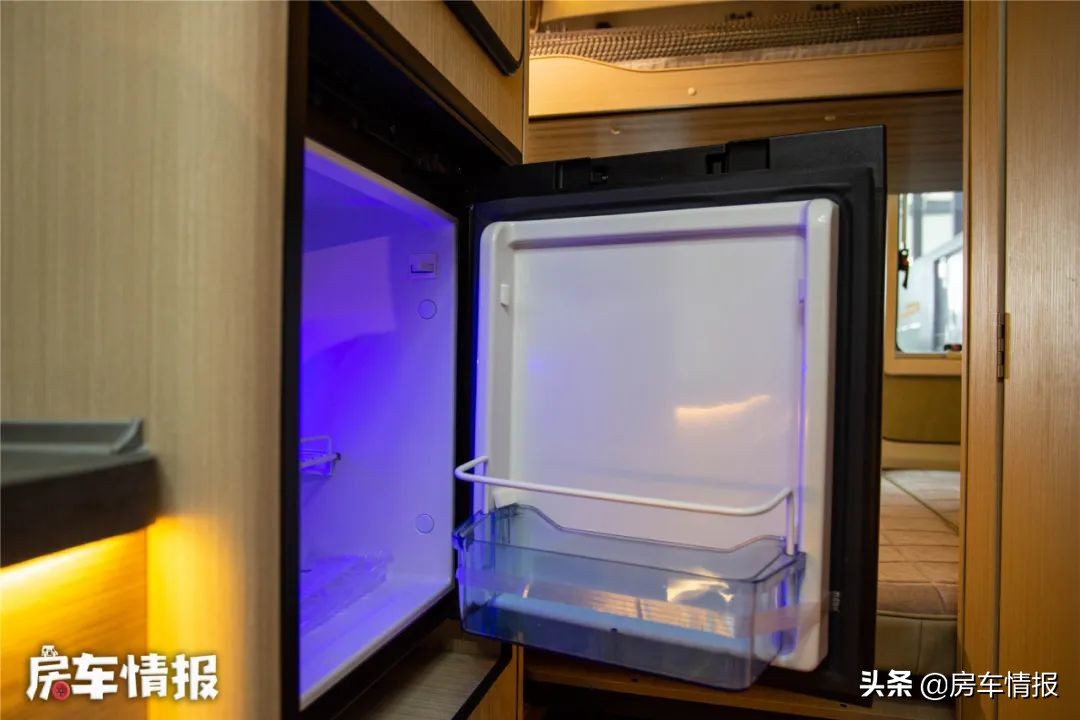 全新大通V90房车来啦！配2.0T发动机参数超依维柯，起售价真便宜