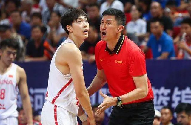 杜峰为什么不进过nba(深度分析：杜锋凭啥取代李楠？不外乎四个原因，有无奈也有尝试)