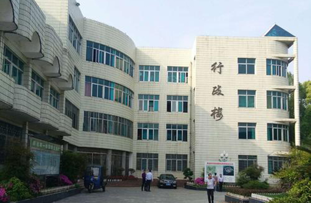 湖北黄冈最强6所高中，一所遥遥领先，另外5所是县级，你能猜到吗