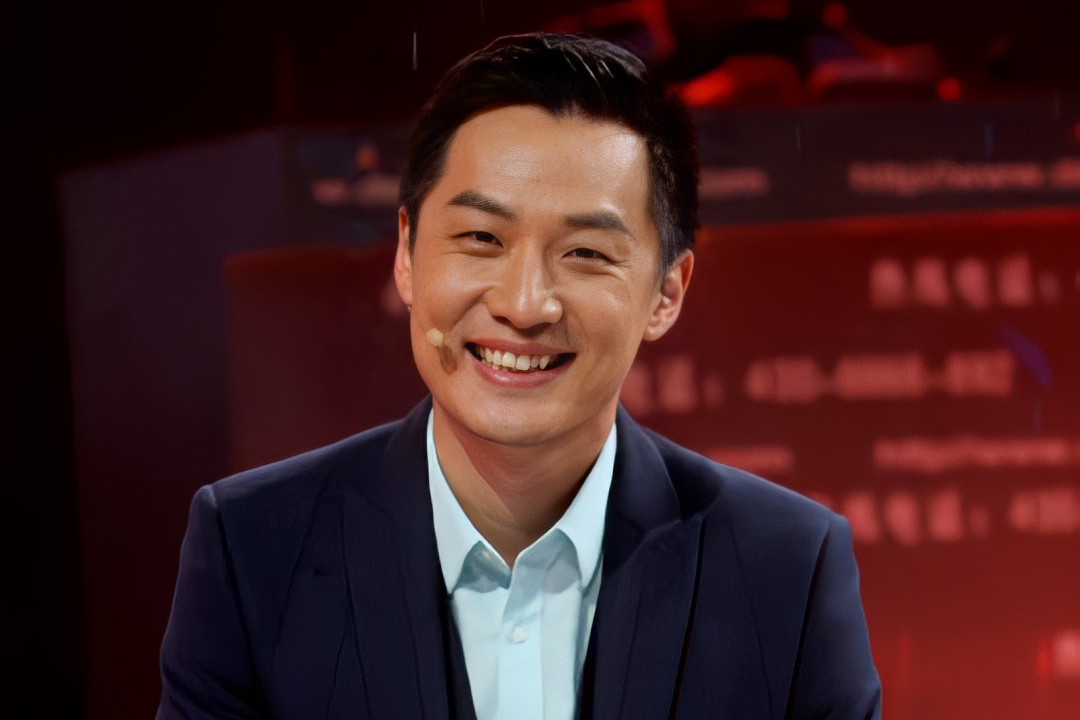 舒冬:撒贝宁直系学弟,被称央视暖男,接班倪萍主持《等着我》