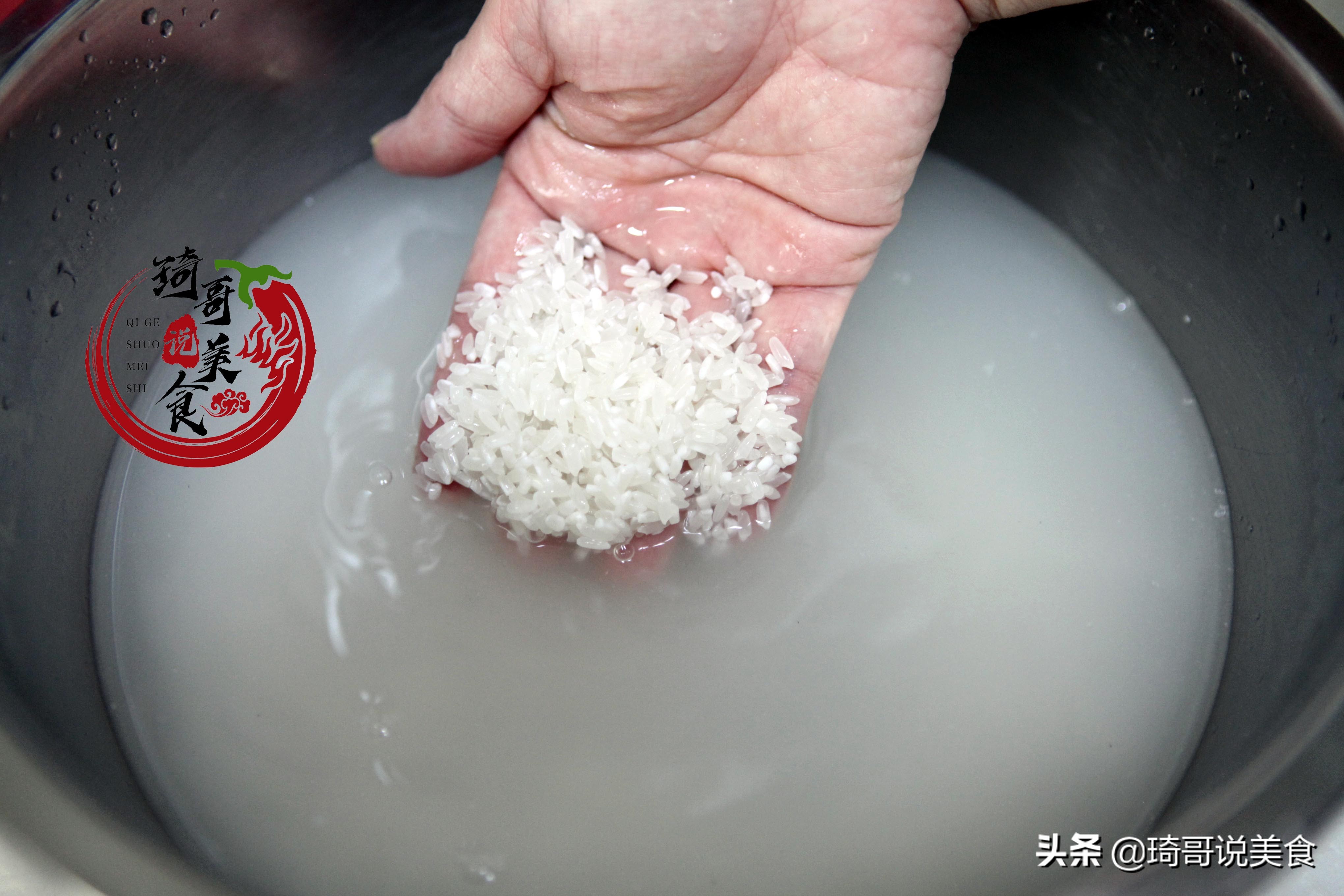 清水洗桑椹，跟没洗一样！水里撒一把，虫卵脏物自动跑出来