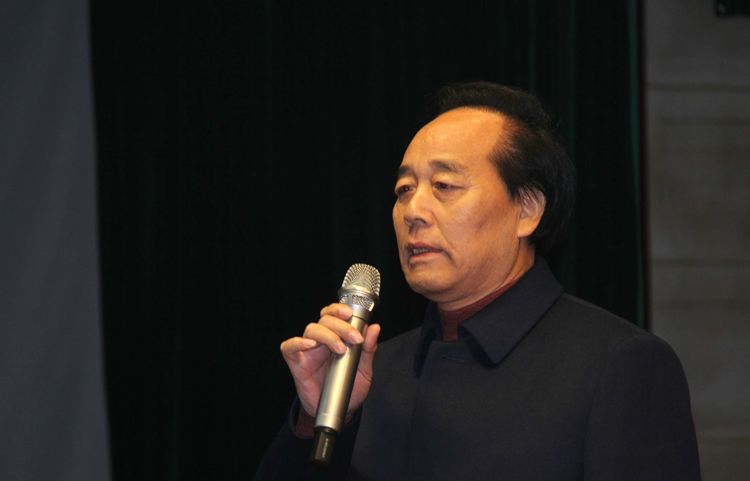 刘顺虎：远瞻红日染秋色 近看墨翁画腊梅