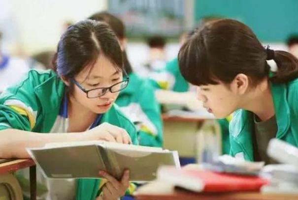 8点到校和8点上课，原来是两个不同的概念，双减政策仍需努力