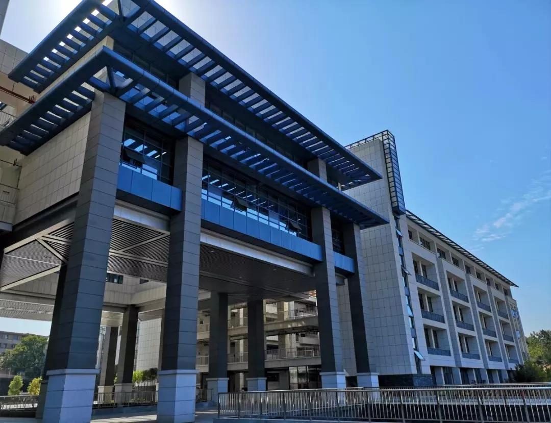 走出蛟龙号设计师、世界五百强总裁，创下多个第一，南华大学超火