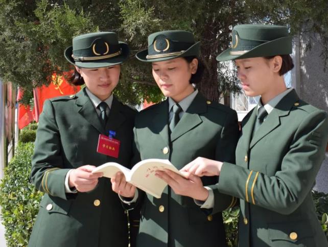 大学生参军入伍，好处多到数不过来，退伍费50万让很多学生心动