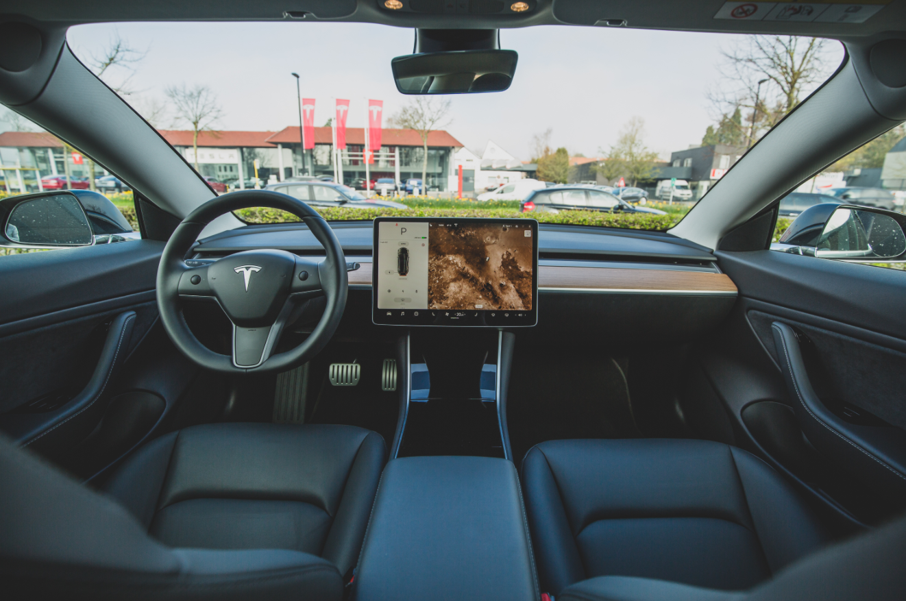 &ldquo;没有不务正业&rdquo;的李斌，怎么就卖不过&ldquo;刹车失灵&rdquo;的特斯拉