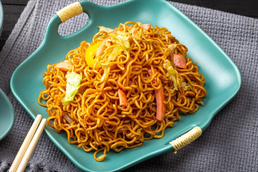 家常炒面，掌握2个技巧，爽滑劲道，好吃不粘连，用挂面做也好吃