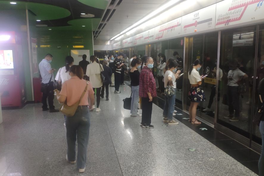上班的旅途一路前行，记录美好生活
