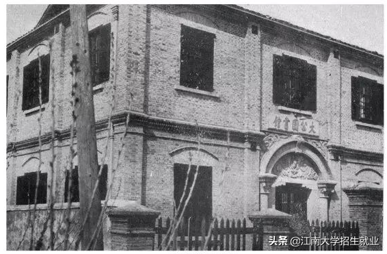 建筑面积52217平米，纸质馆藏255万册！世界读书日，打卡江苏这座