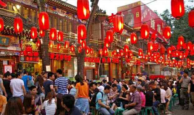 北京一吃货天堂，人山人海号称“永不打烊”，交通便利就在二环内