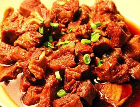 红烧牛肉，别只会焯水，牢记2个妙招，牛肉嫩滑多汁好吃，无腥味