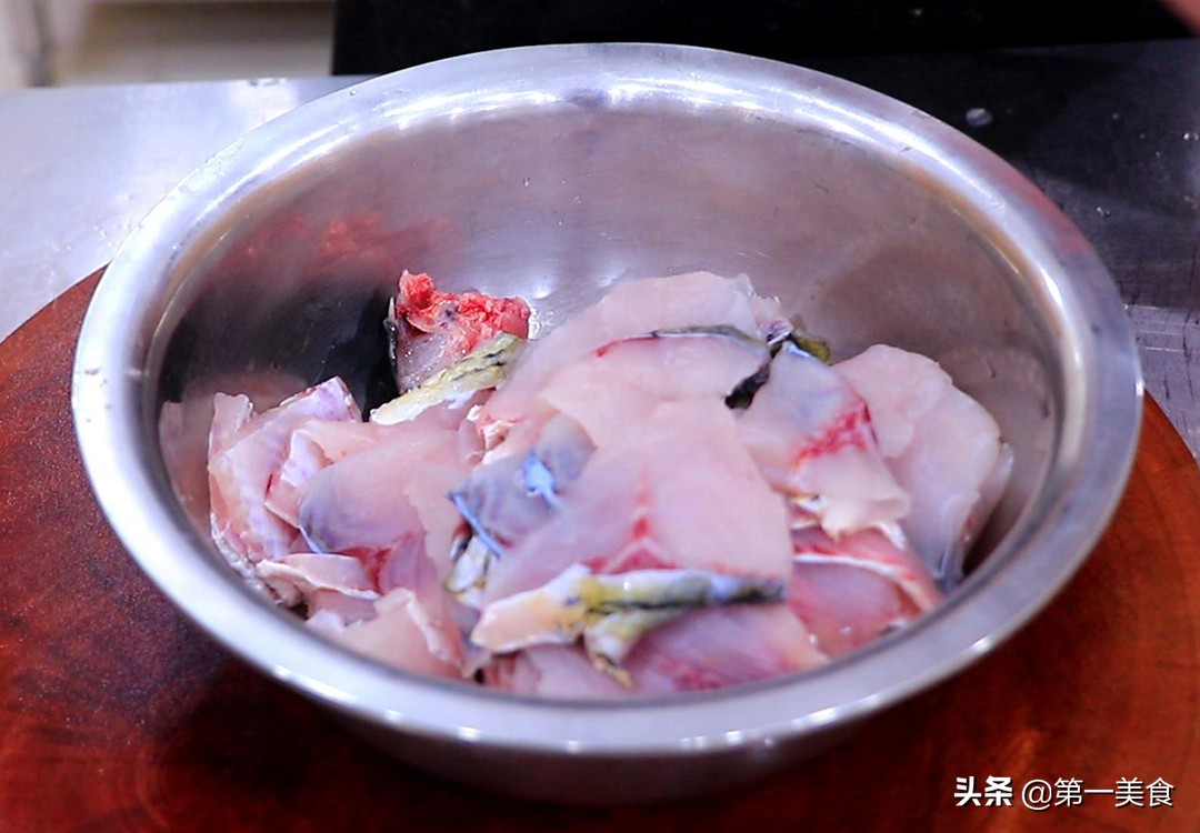 图片[2]-【水煮鱼】做法步骤图 详细讲解鱼片烹饪技巧 嫩滑入味不破碎-起舞食谱网