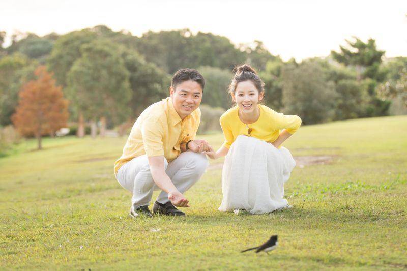 刘强东是高考状元，他用20年创京东帝国的背后，离不开这个女人