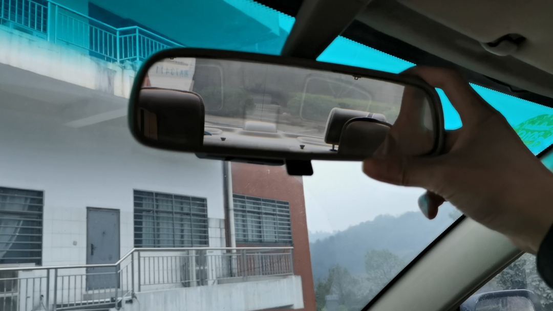 你的后視鏡調(diào)對了嗎？老司機手把手教你，正確調(diào)節(jié)車上三塊后視鏡