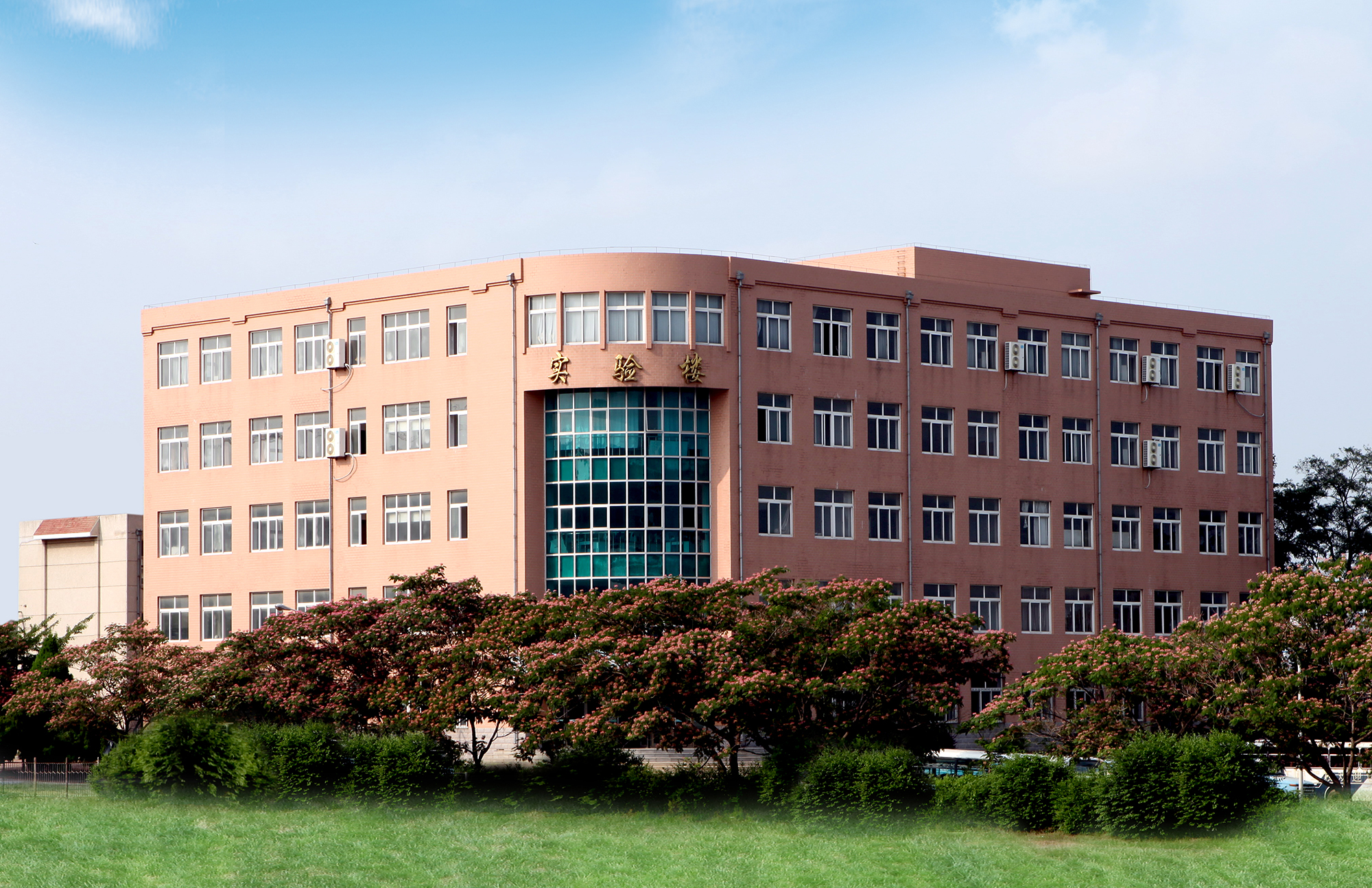 填报志愿，想在辽宁上学的考生注意啦，总结10所大学以及热门专业