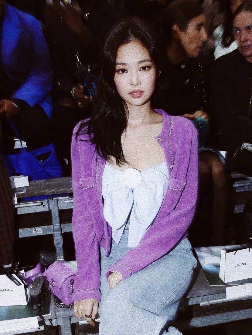 jennie身高体重(90斤jennie,仗着自己身材好就任性挑战蝴蝶结吊带