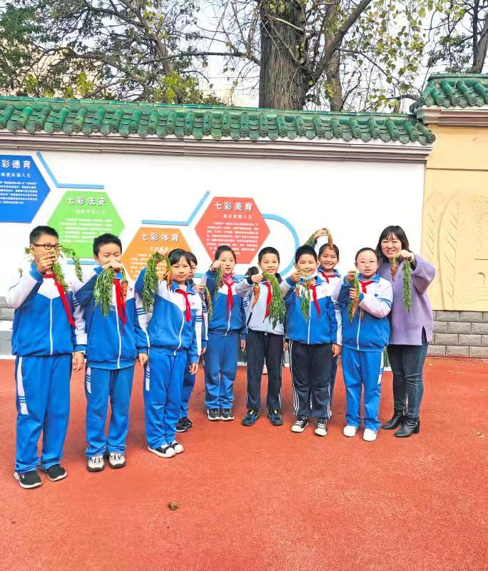 邯郸：丛台区学步桥小学开展校园劳动实践课
