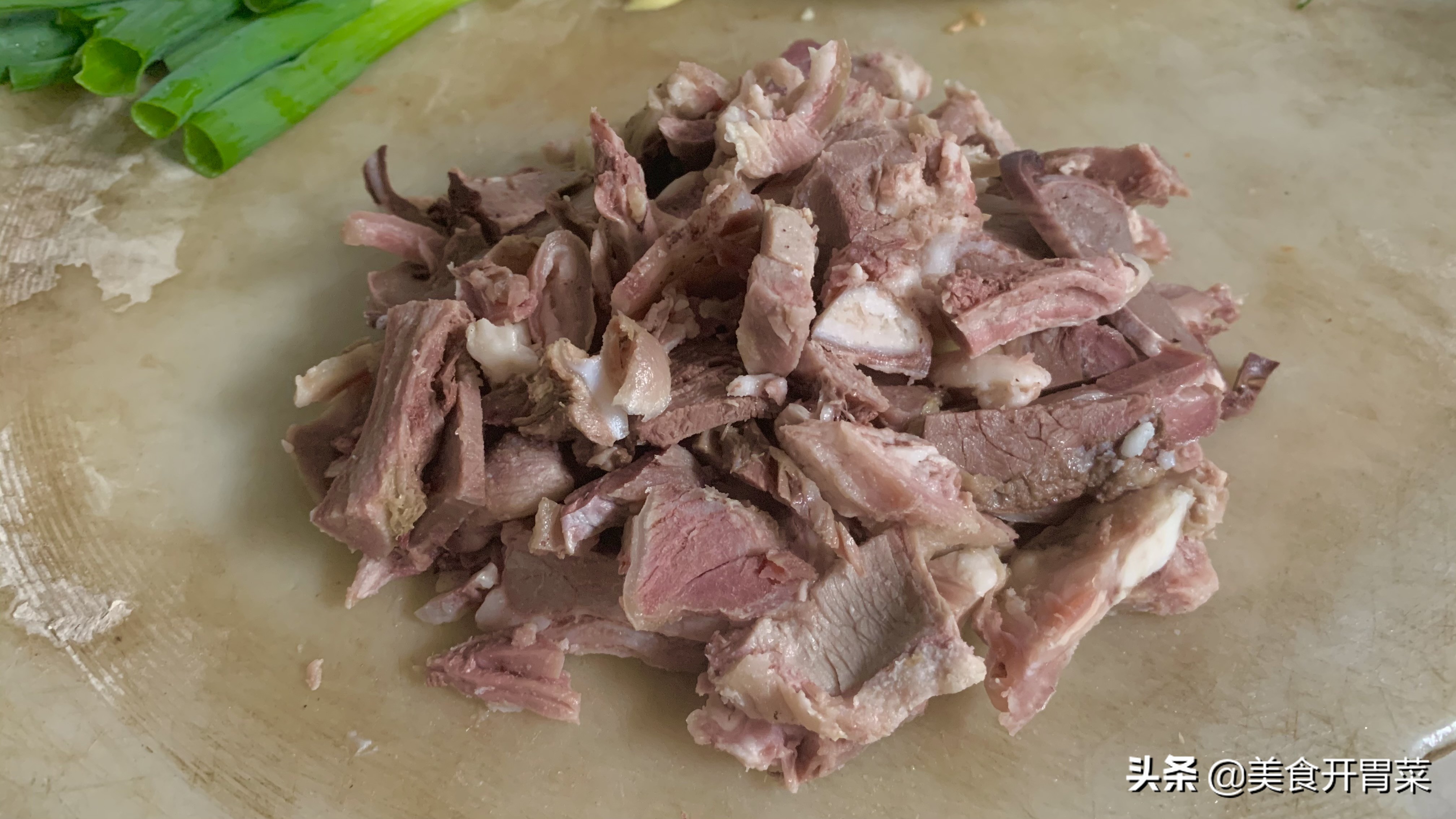 葱爆羊肉的做法窍门（葱爆羊肉怎样做好吃）所需要食材制作方法小提示