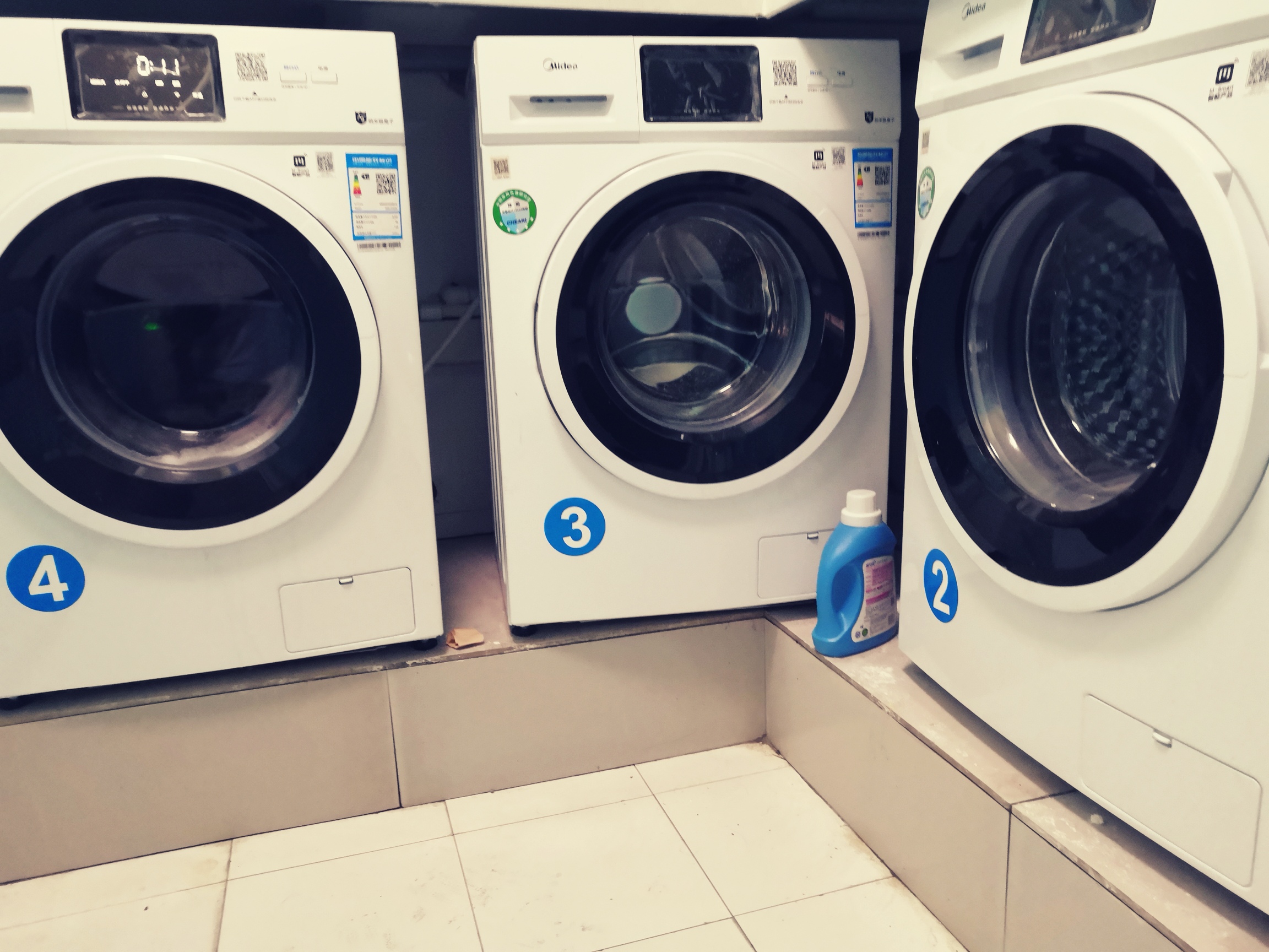 在中国，看看当代大学生是如何洗衣服的