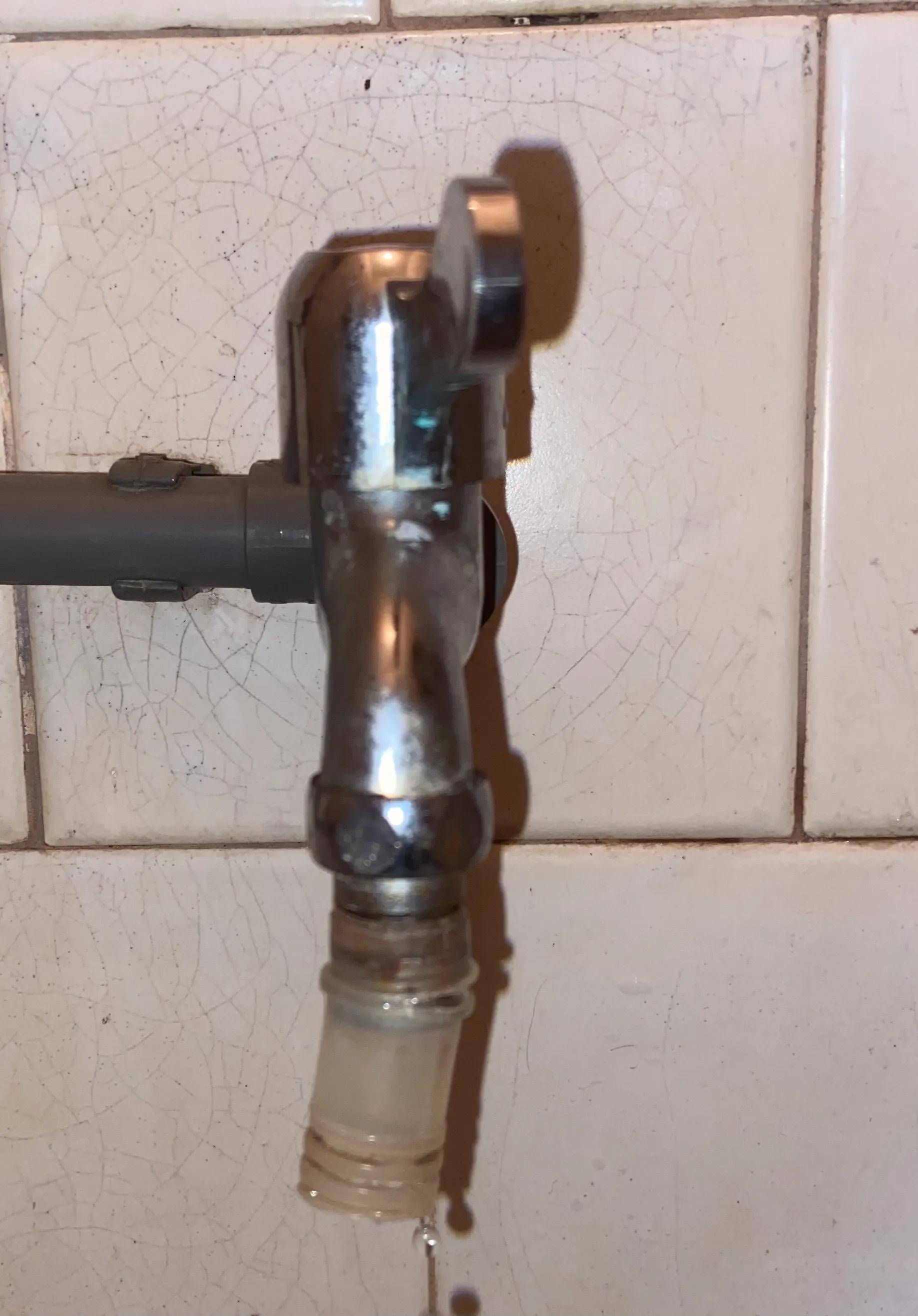 水龙头的更换（您的方法操作，正确了吗？）??