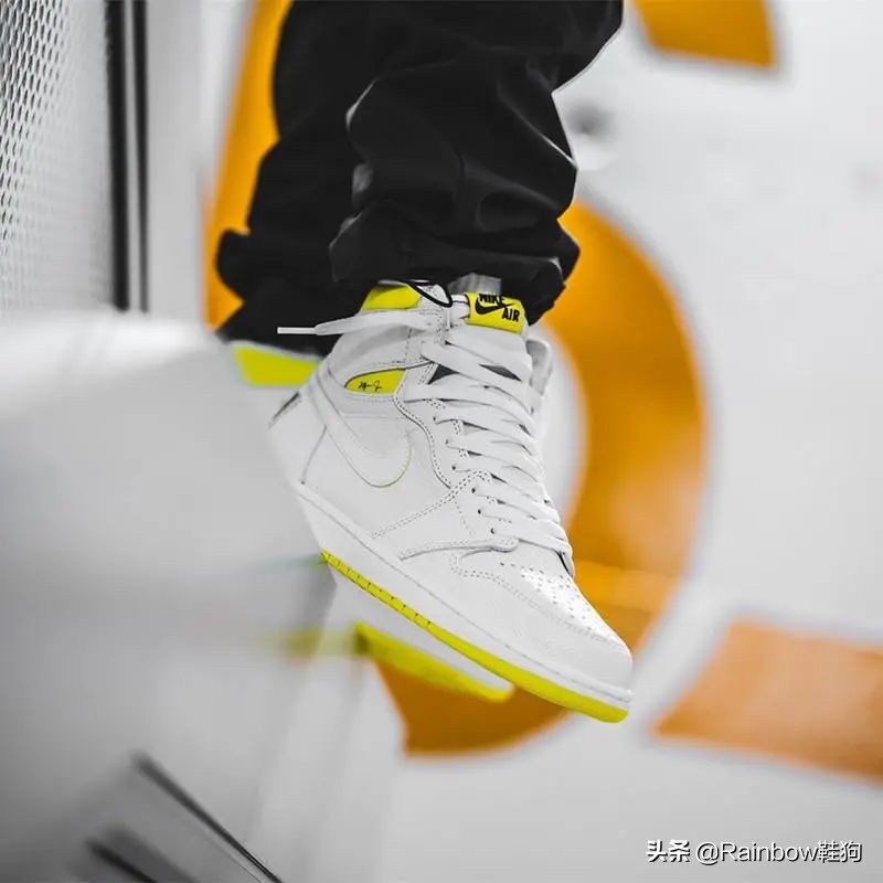 为什么nba2k13球鞋(湖人粉丝真的太难了,紫金配色鞋款为何双双天价?