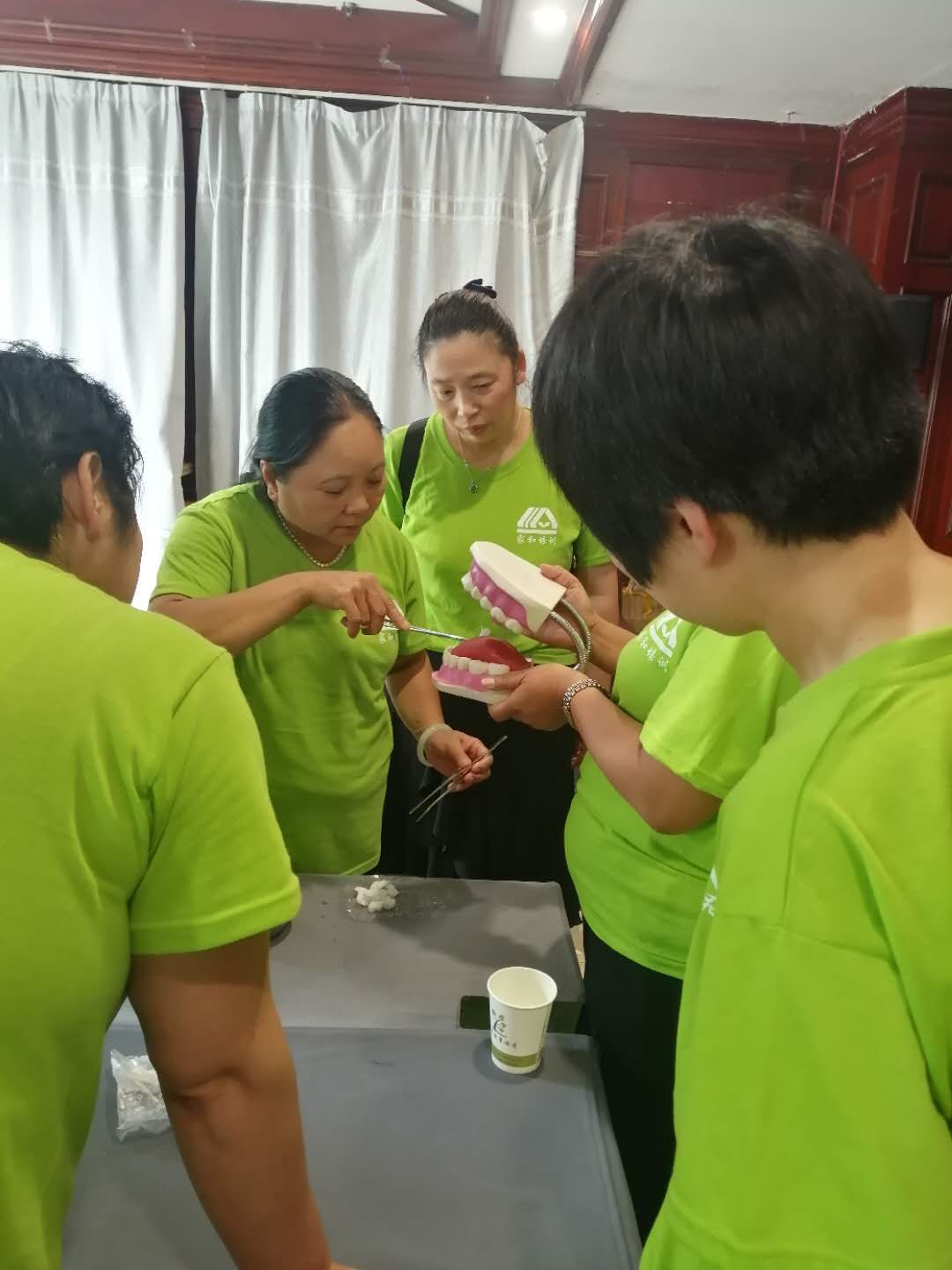 洛阳市养老机构护理员培训班今天下午圆满结束