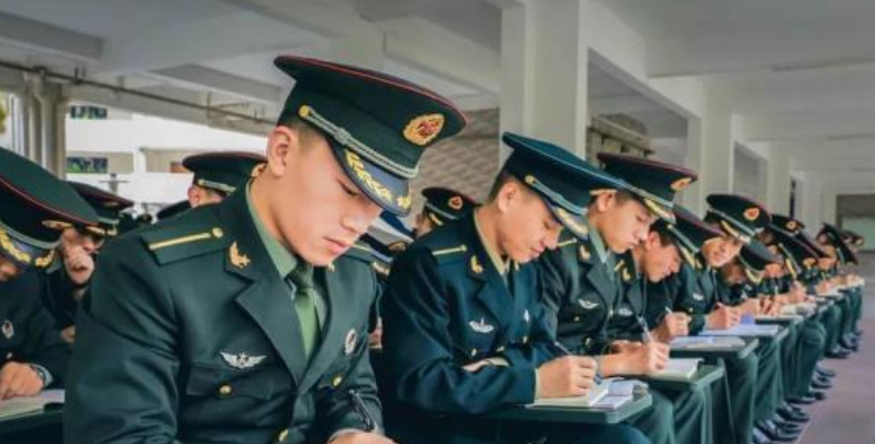 大学生专属福利，2021参军入伍可保送军校，但要符合部队招录要求