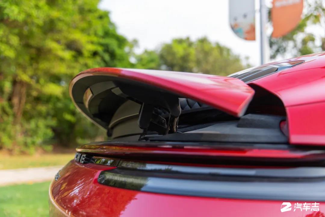 这194.75万元绝对物有所值！试驾保时捷911 Carrera 4S Cabriolet