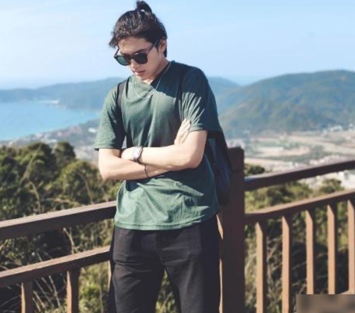 1米92的“校草”学霸，集颜值才华于一身，拿下“双料”第一