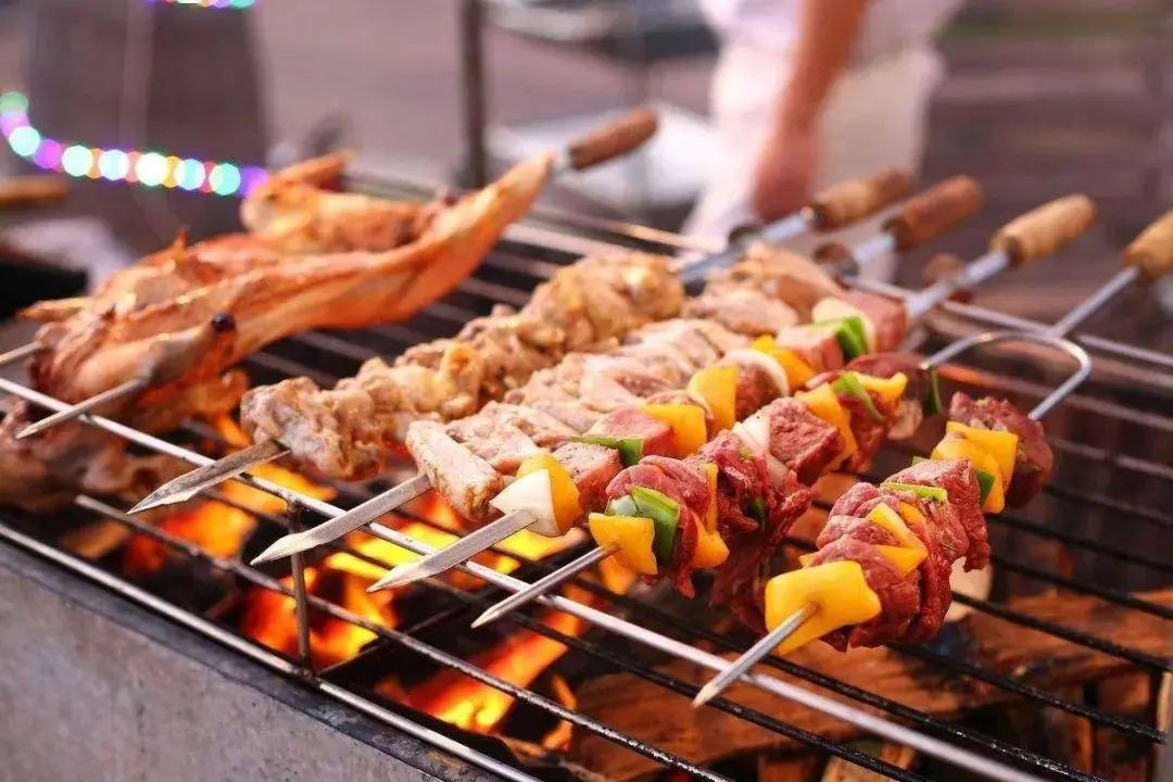 揭秘国内“饭最好吃”大学：坐拥11个食堂，装潢高级，鲍鱼、龙虾免费吃！