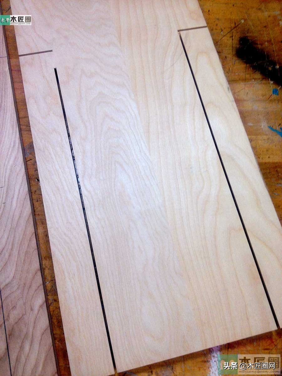 最简易的折叠凳，只用了两块木板做成的凳子