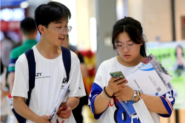 山东4.8万考生惨遭滑档，原因和“政策”有关，过本科线也无用