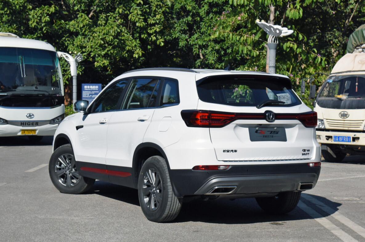 12万落地买SUV，这三款空间大配置高，皮实耐造油耗低