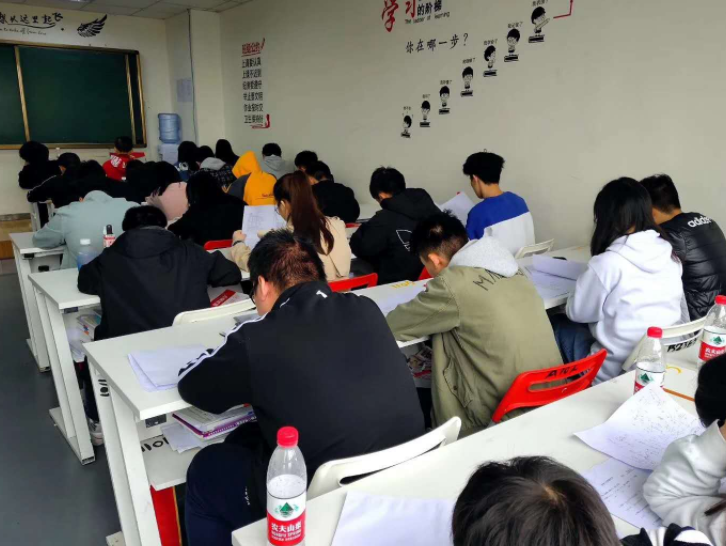 同样是大专毕业，“单招”VS“统招”有何不同，早知道有好处