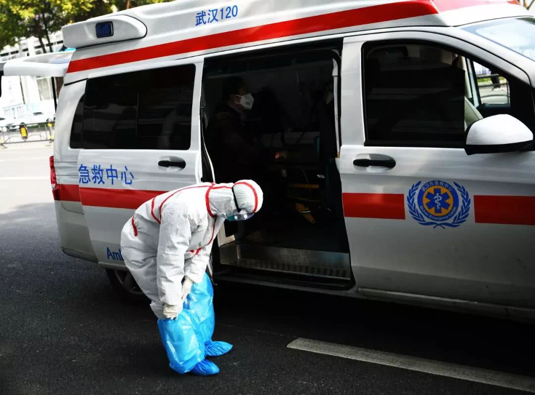 负压救护车，抗击疫情时的昂贵