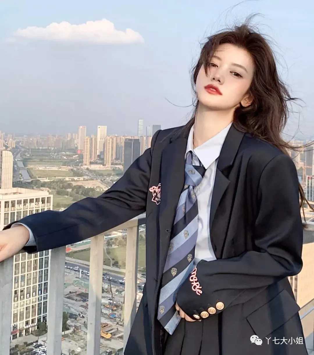 2021秋冬女装流行趋势之：学院风