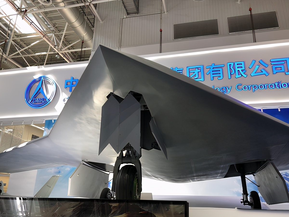 又一种国产隐身无人机下线 我们已经把飞翼隐身无人机白菜化