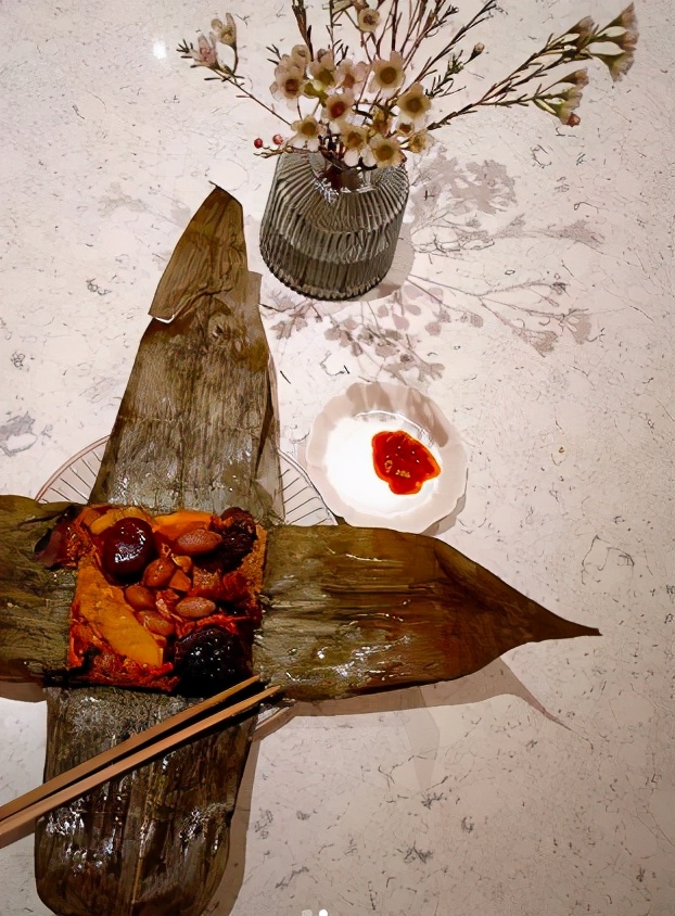 38岁Hebe亿元顶楼豪宅曝光，413㎡一个人住，太爽