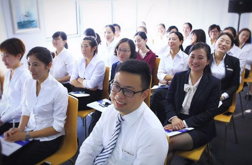 花几万报名“公务员”培训班，究竟值不值得，过来人告诉你真相