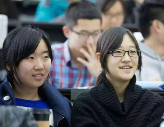 武汉一所211大学招生遇冷，安徽考生400多分考上了，家人很欣慰