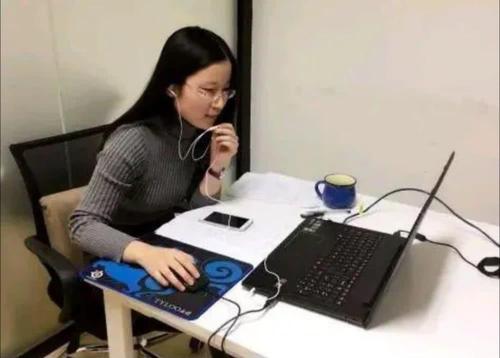 2月17日，正式“网上开学”第一天，中小学生可通过电视来学习啦