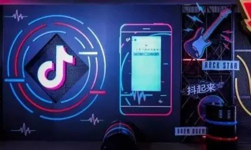 抖音seo关键词排名波动很大,建议忍一下