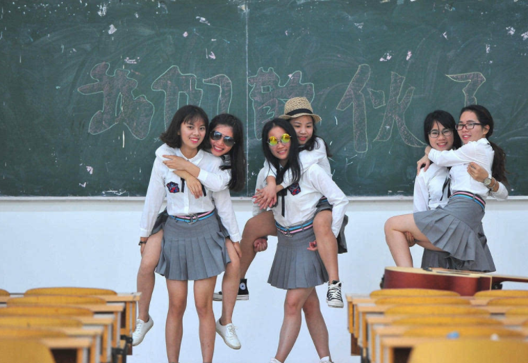 上海落户政策条件放宽，部分毕业生可直接落户，应把握住机会