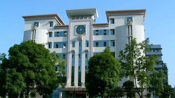 涨价了!南宁热门民办初中收费大盘点,最贵的竟然是……