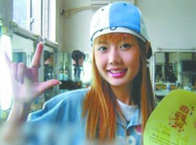 2010年,超女王贝携母整容命丧手术台,母亲私下和解的一幕耐人寻味