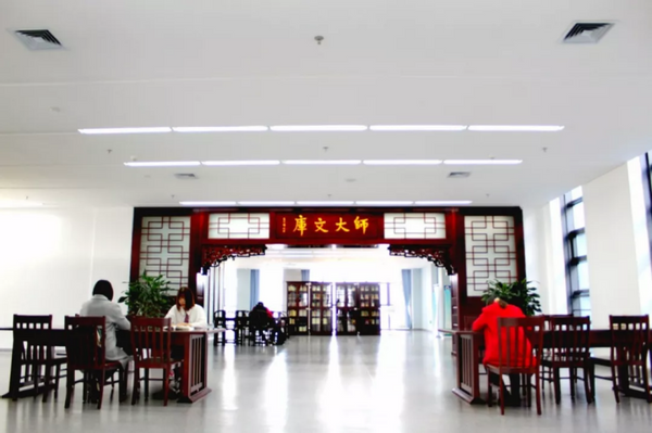 造型新奇，馆藏丰富，5万多平方米，山东这座图书馆“火”了