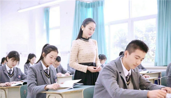 11年前还没高考，便被清华降60分录取的四川女孩，考了多少？