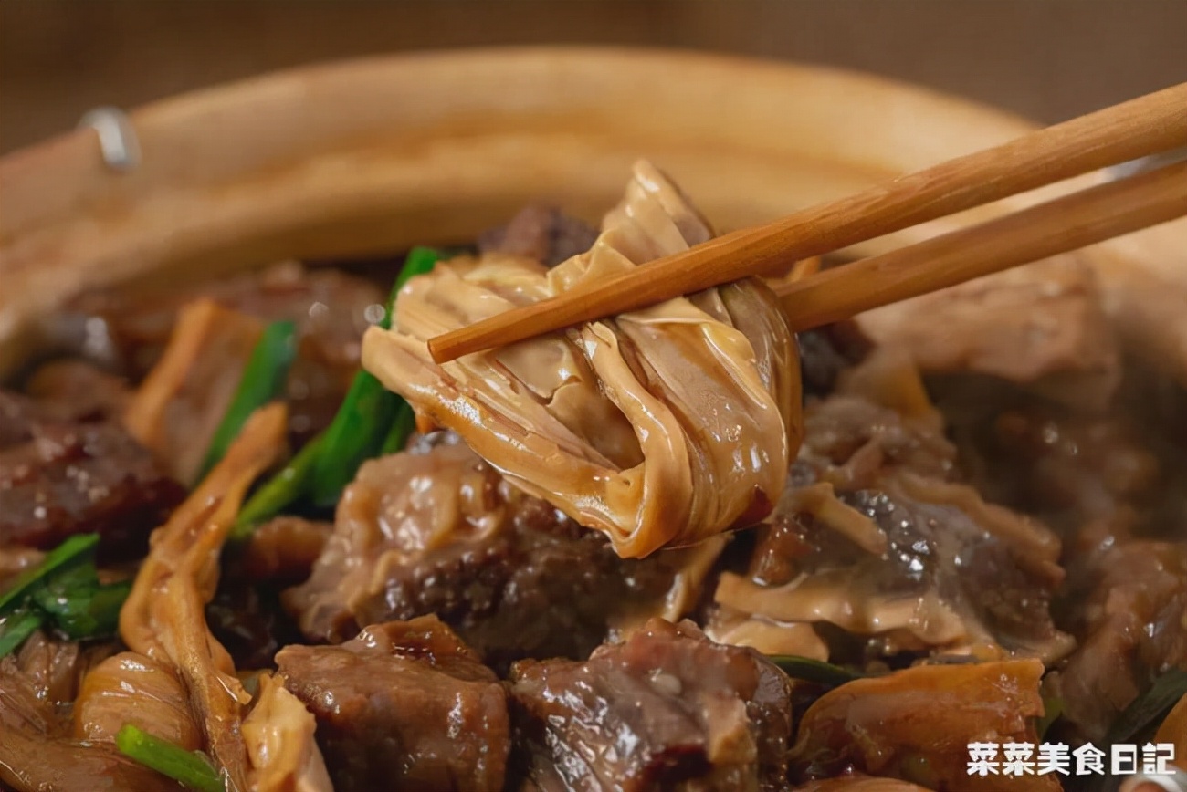 秒杀大排档的好方子，一焖香绝了！懂行的都在吃它