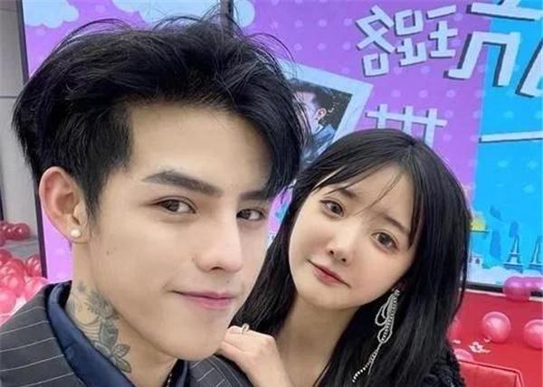 殷世航和套路璐官宣分手！男方疑刚单身就晒新欢，新女友美艳性感