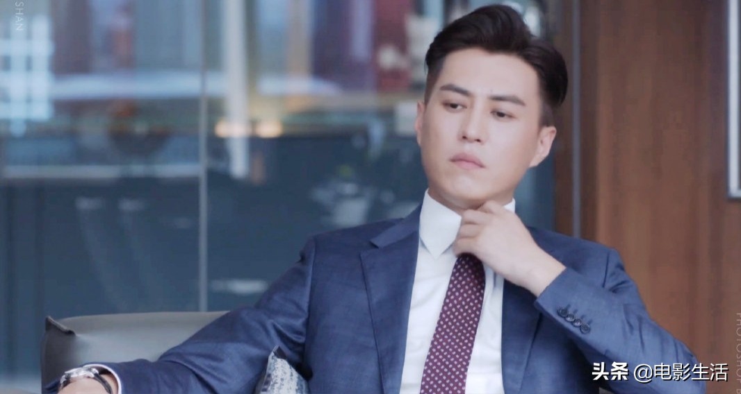 《精英律师》靳东被批摆造型、凹人设演，仅1集就暴露出各种问题